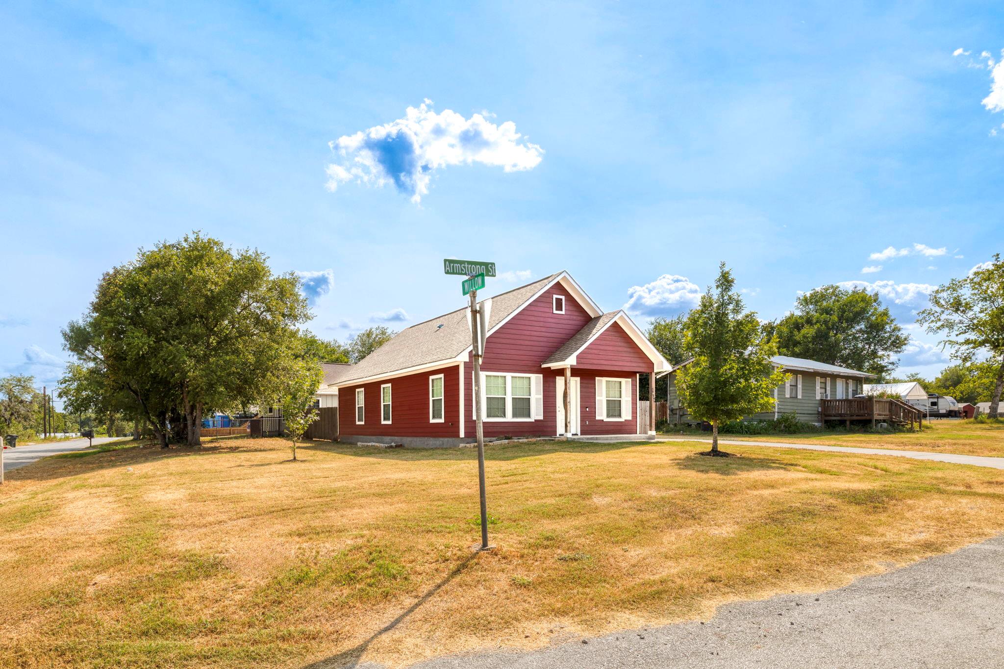1628 Armstrong Street Luling TX 78648
