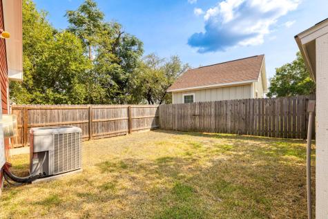 1628 Armstrong Street Luling TX 78648