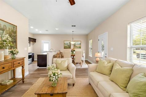 1628 Armstrong Street Luling TX 78648