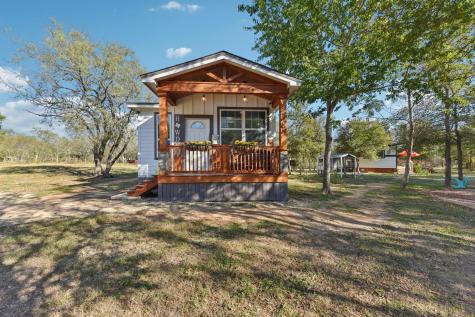 1777 Fox Lane Lockhart TX 78644