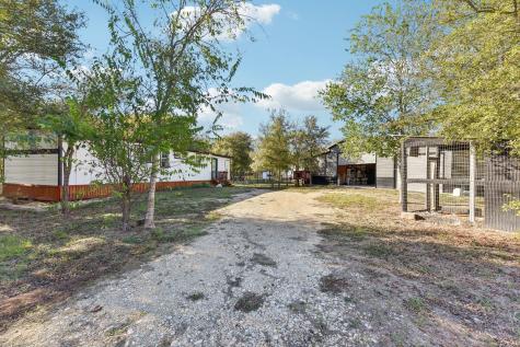1777 Fox Lane Lockhart TX 78644