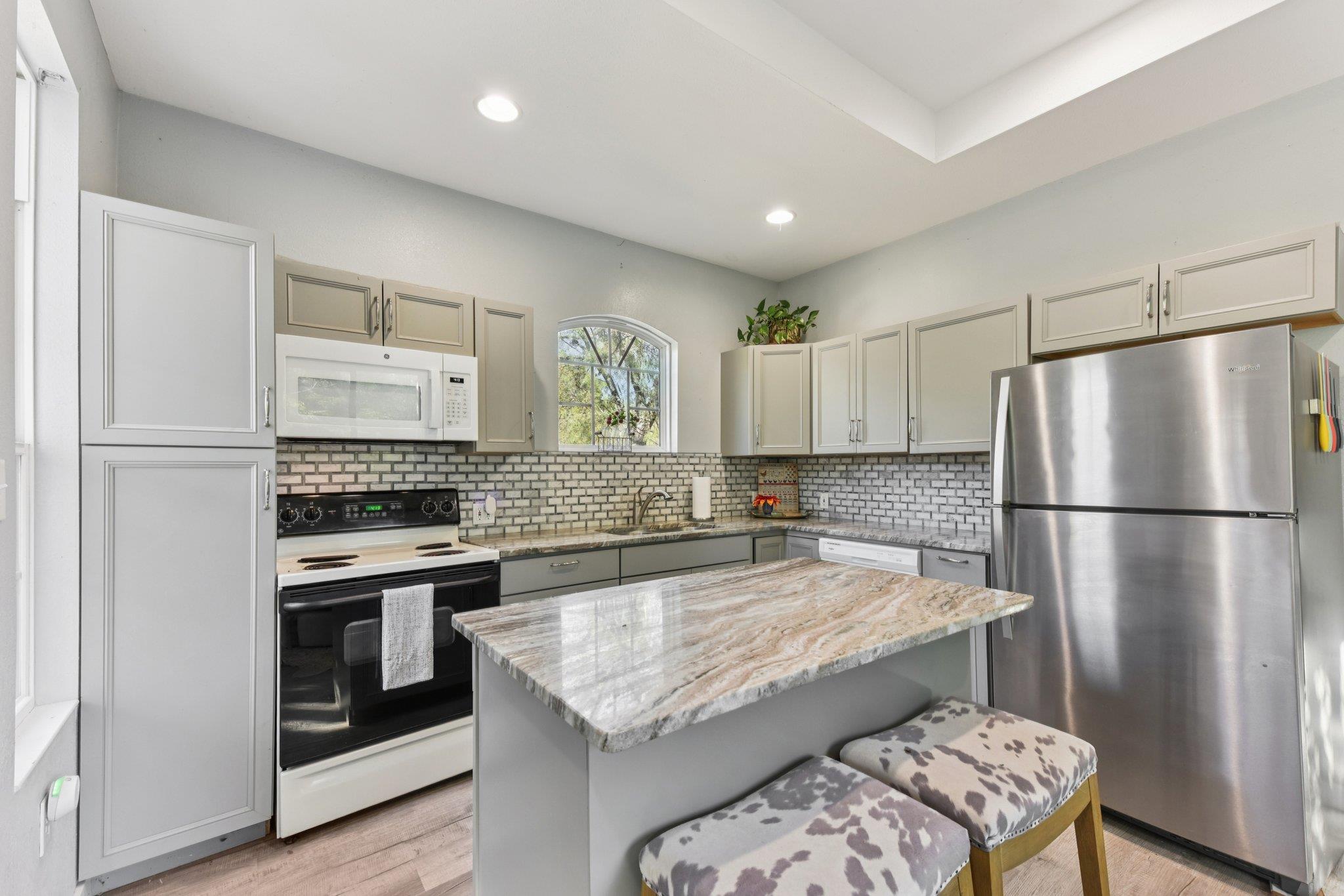 1777 Fox Lane Lockhart TX 78644