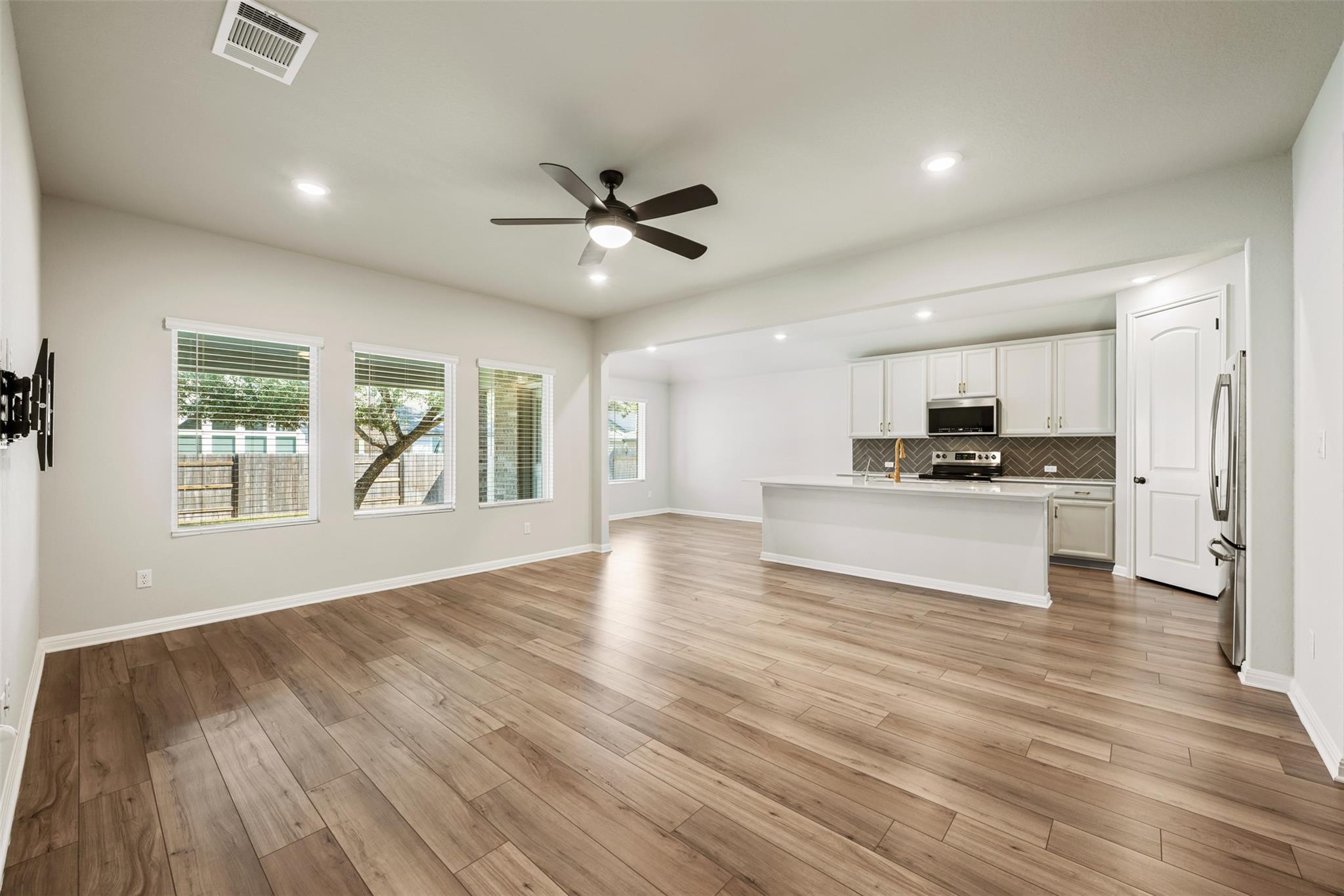 208 Golden Gate Lane Kyle TX 78640