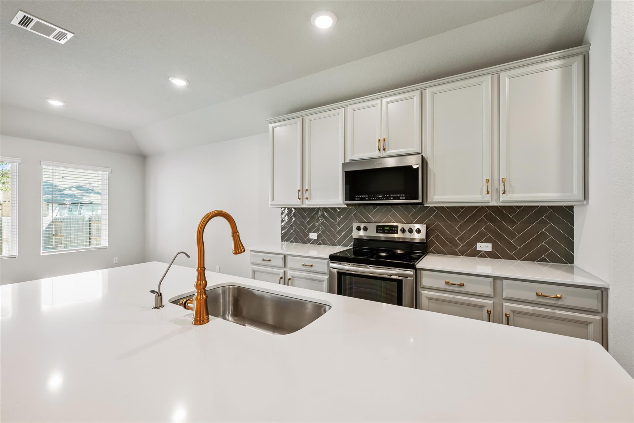 208 Golden Gate Lane Kyle TX 78640