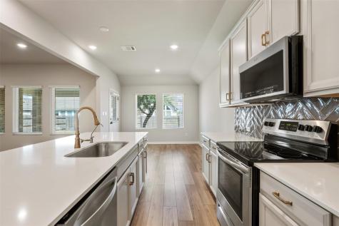 208 Golden Gate Lane Kyle TX 78640