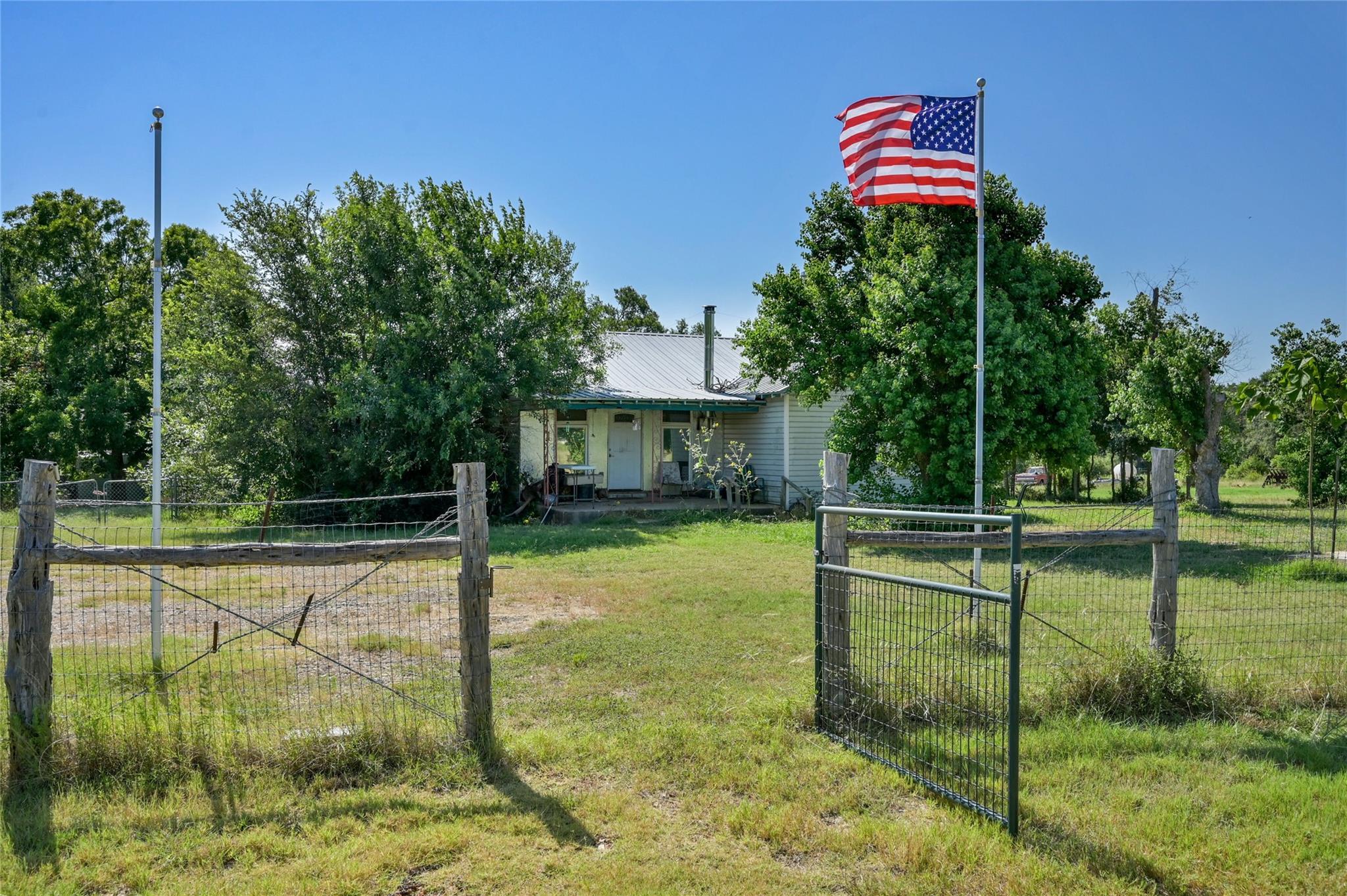 681 County Road 474 Elgin TX 78621
