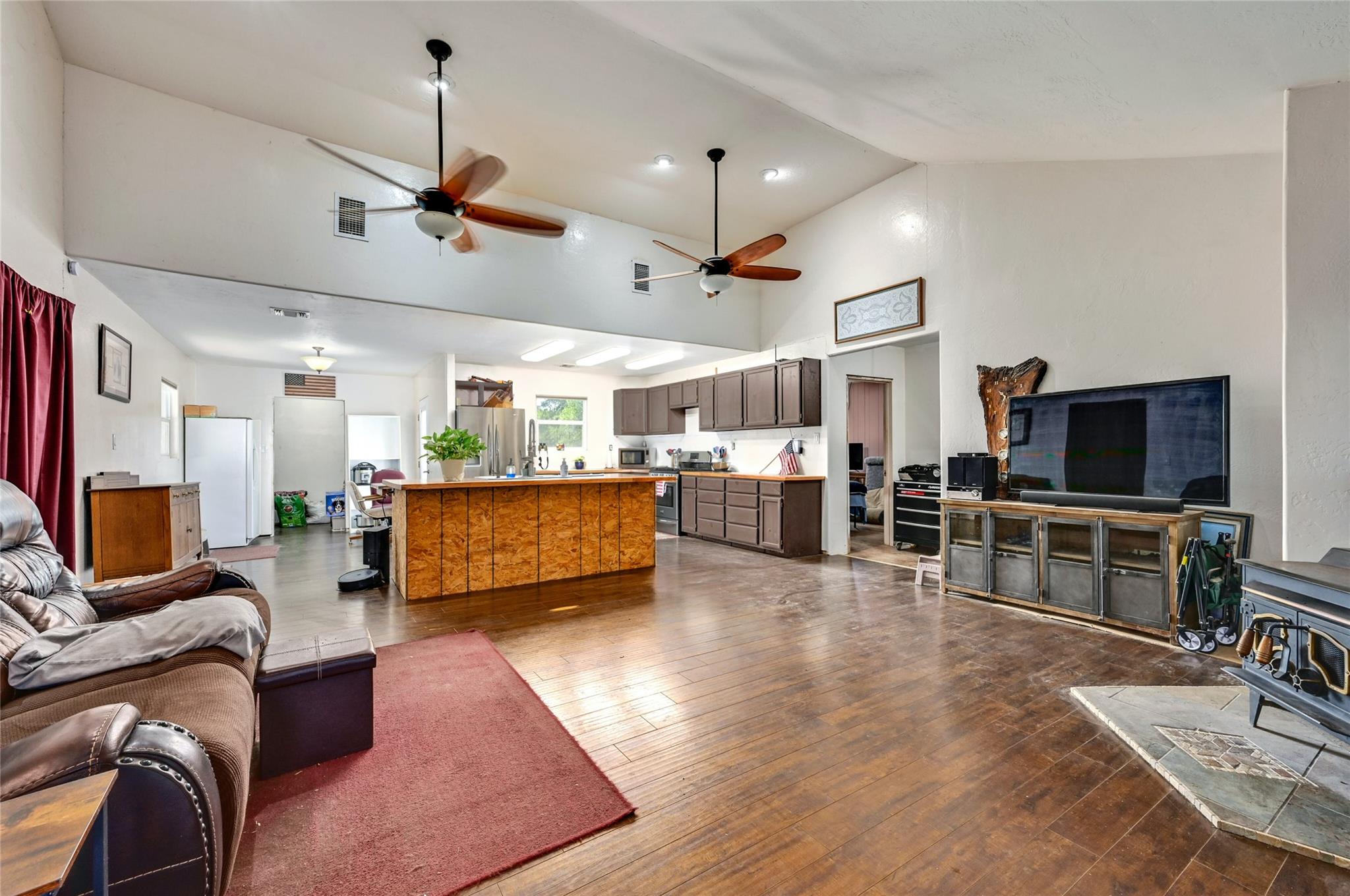 681 County Road 474 Elgin TX 78621