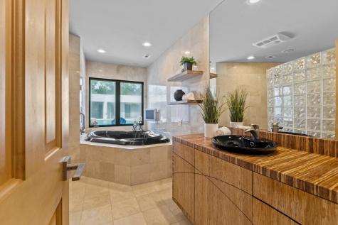 6947 Chinook Drive Austin TX 78736