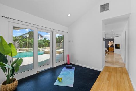 6947 Chinook Drive Austin TX 78736