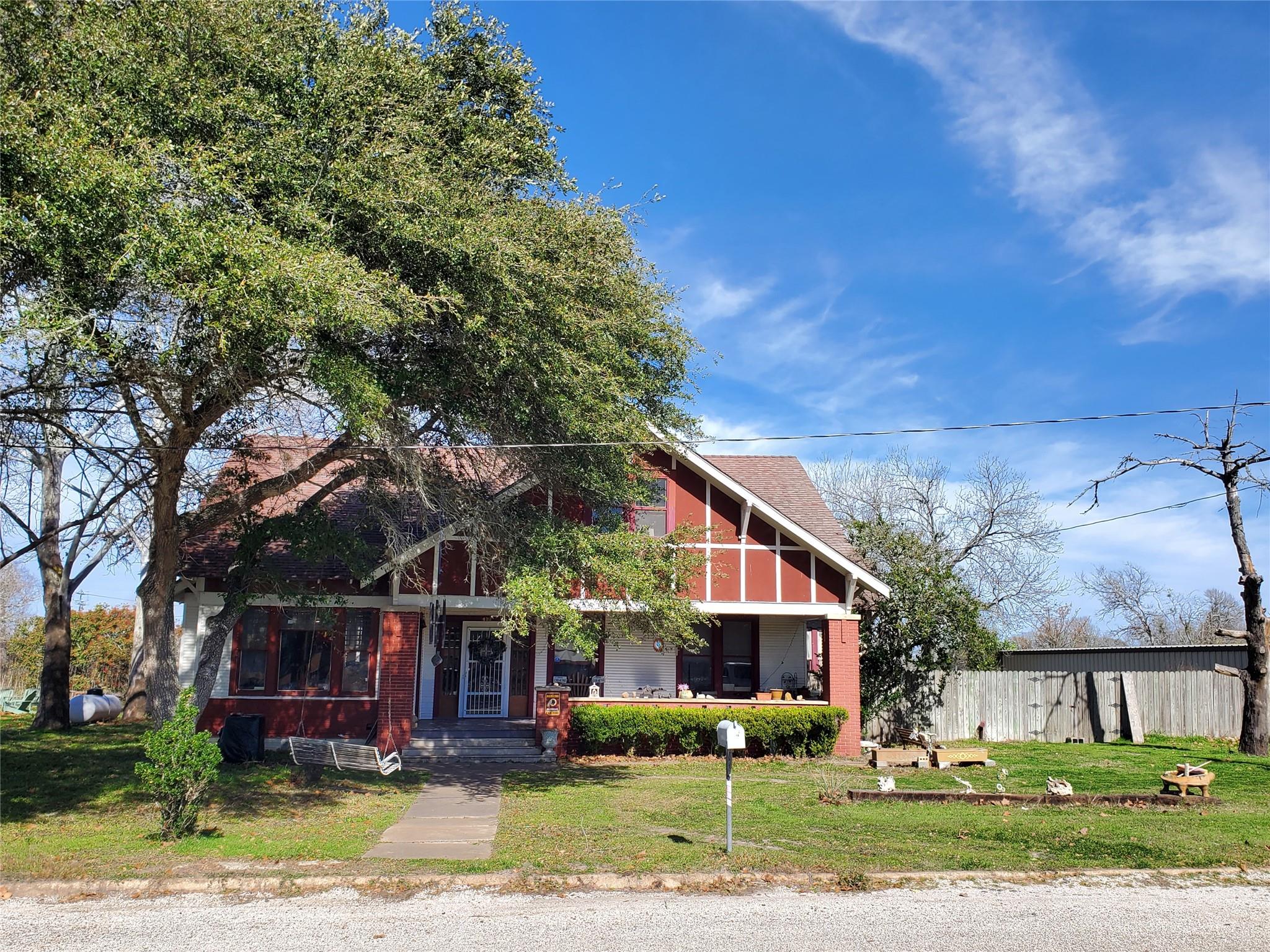 422 W North Main Street Flatonia TX 78941
