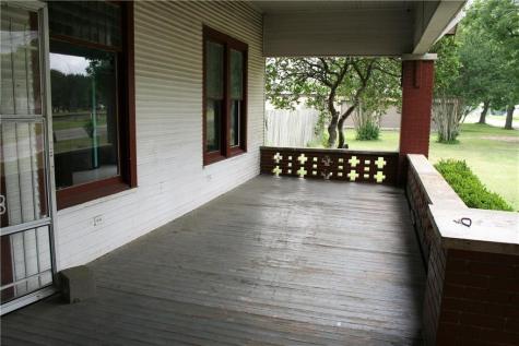 422 W North Main Street Flatonia TX 78941