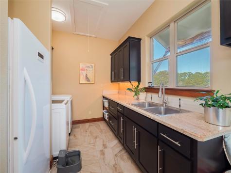 335 La Reata Trail Smithville TX 78957