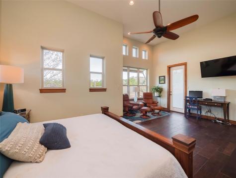 335 La Reata Trail Smithville TX 78957