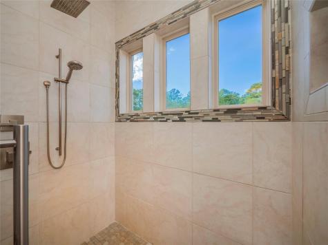 335 La Reata Trail Smithville TX 78957
