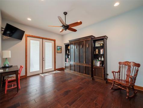 335 La Reata Trail Smithville TX 78957