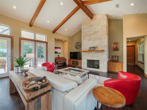 335 La Reata Trail Smithville TX 78957