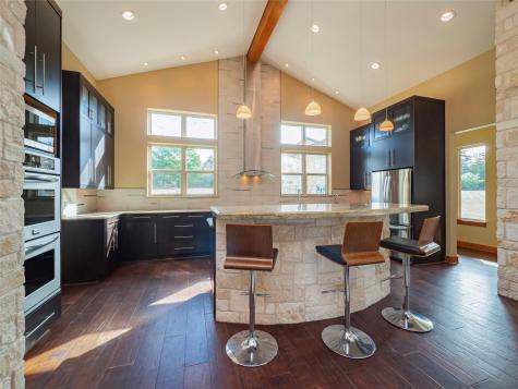 335 La Reata Trail Smithville TX 78957