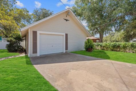 909 Hudgins Street Smithville TX 78957