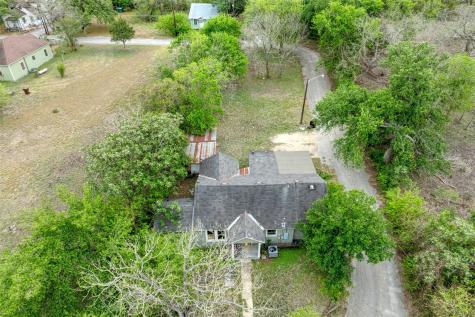 1006 Proctor Street Lockhart TX 78644