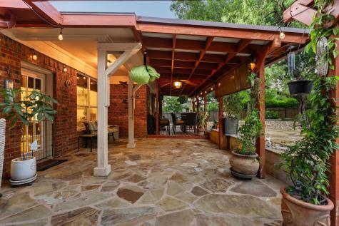 207 Cove Creek Drive Spicewood TX 78669