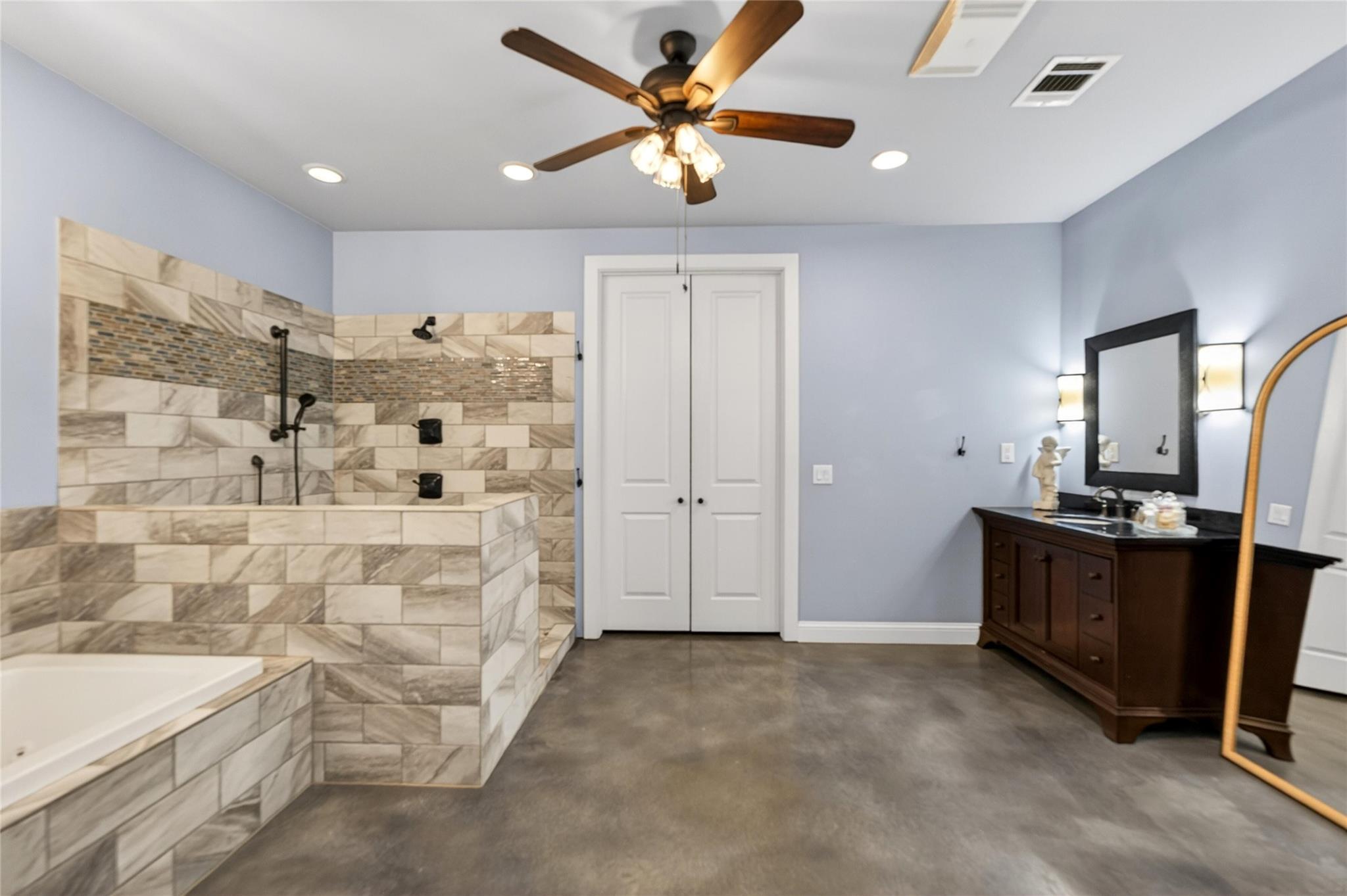 1508 Successor Road Spicewood TX 78669