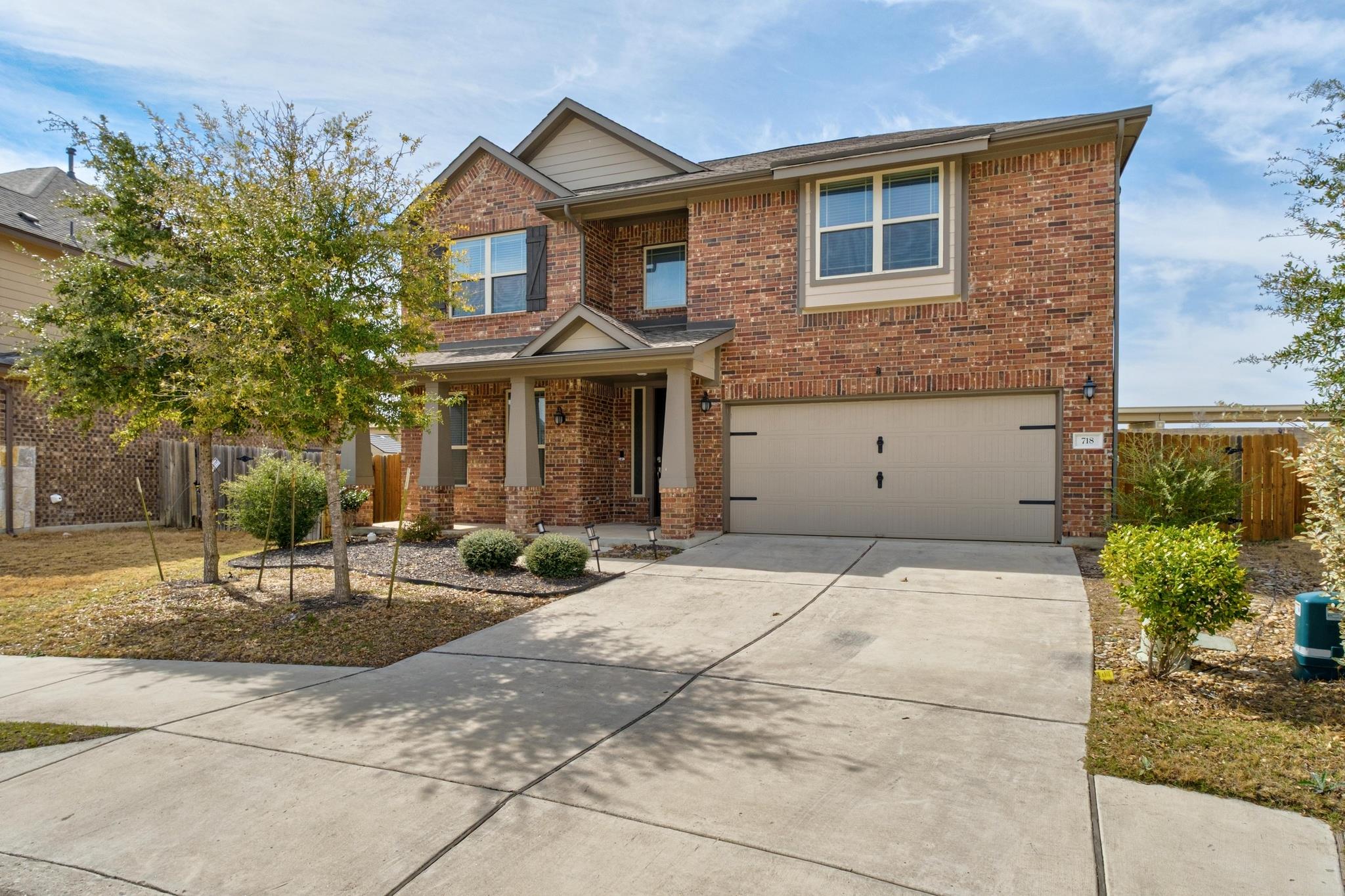 718 Hereford Loop Hutto TX 78634