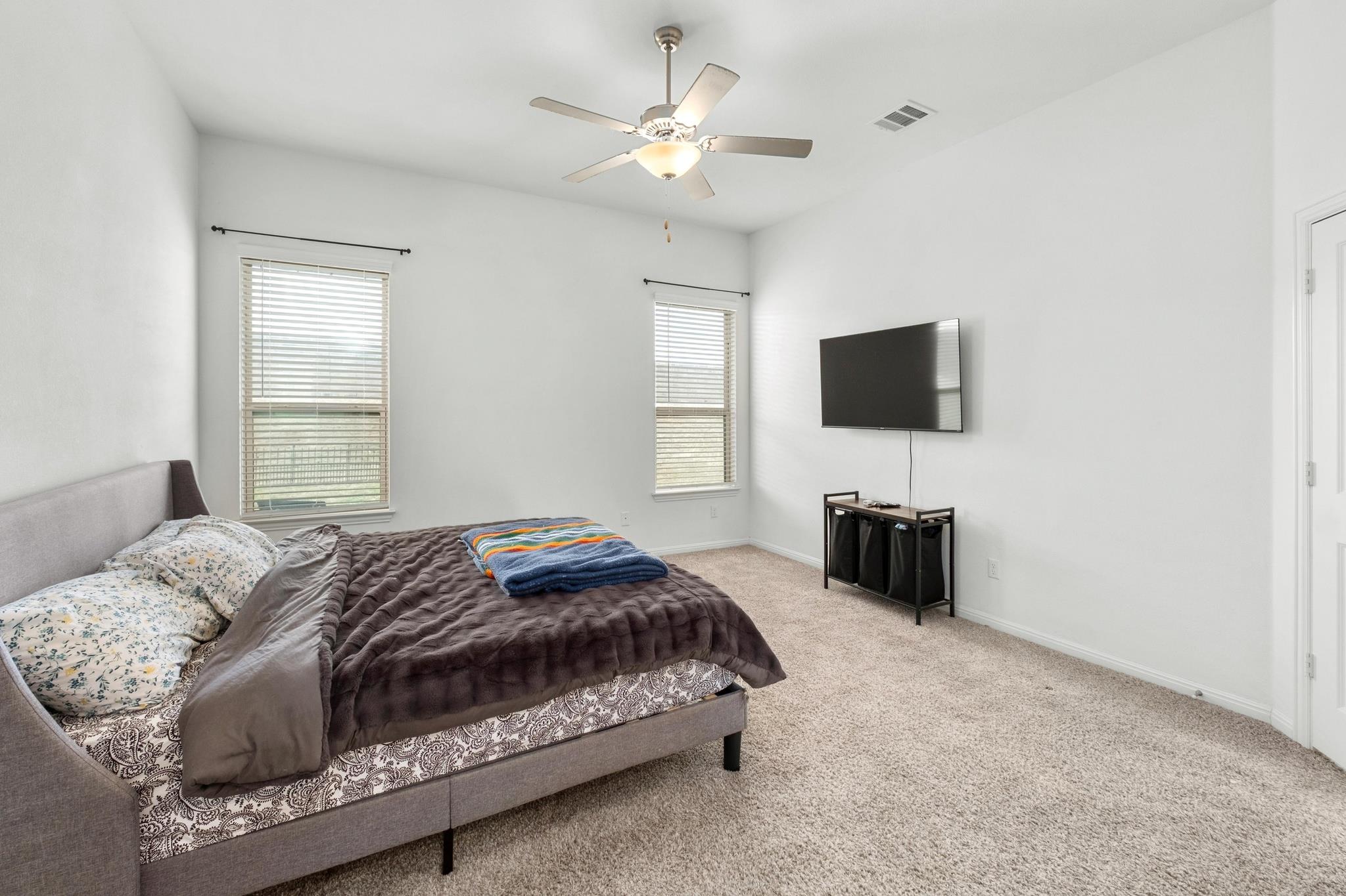 718 Hereford Loop Hutto TX 78634