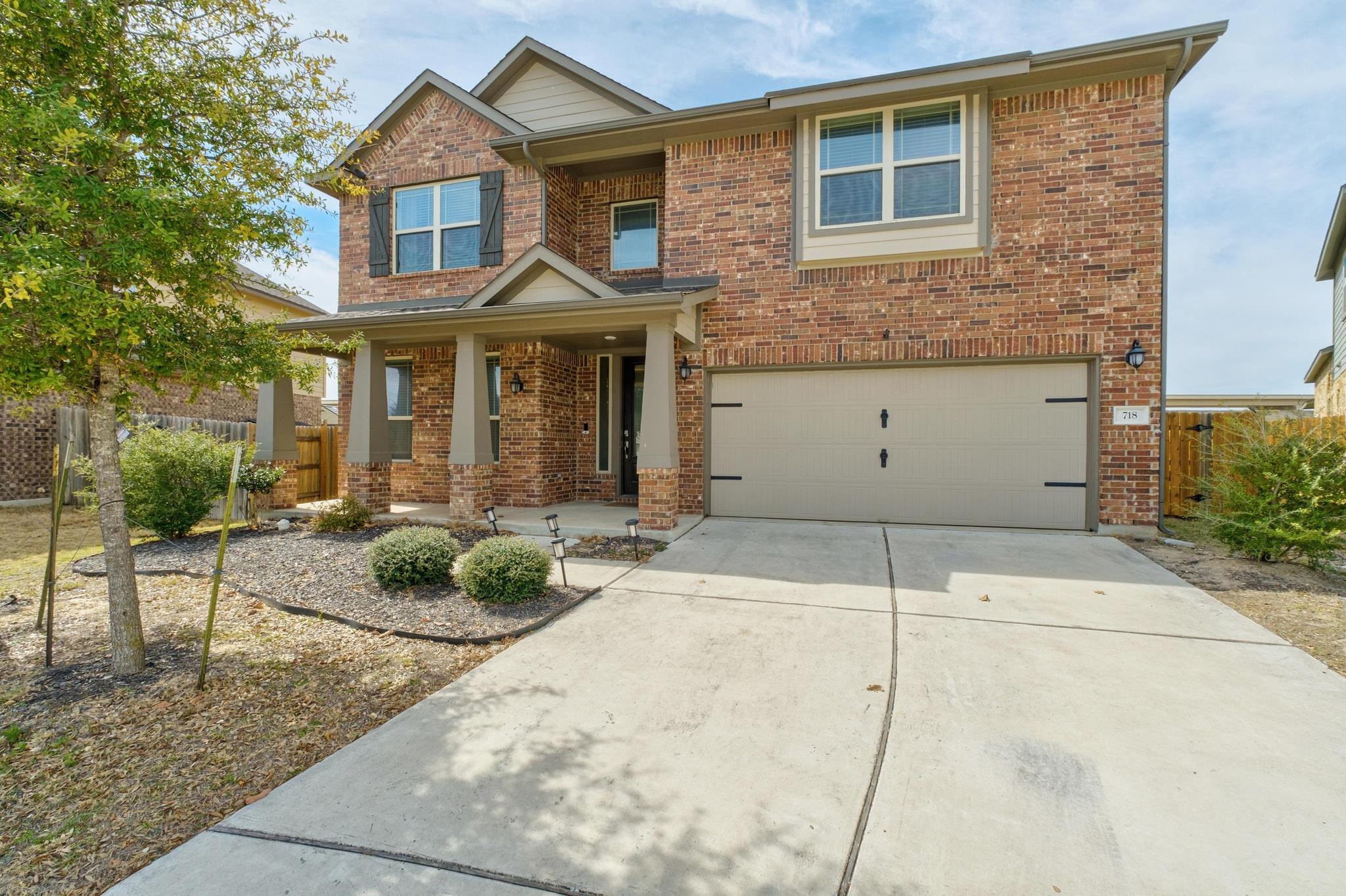 718 Hereford Loop Hutto TX 78634