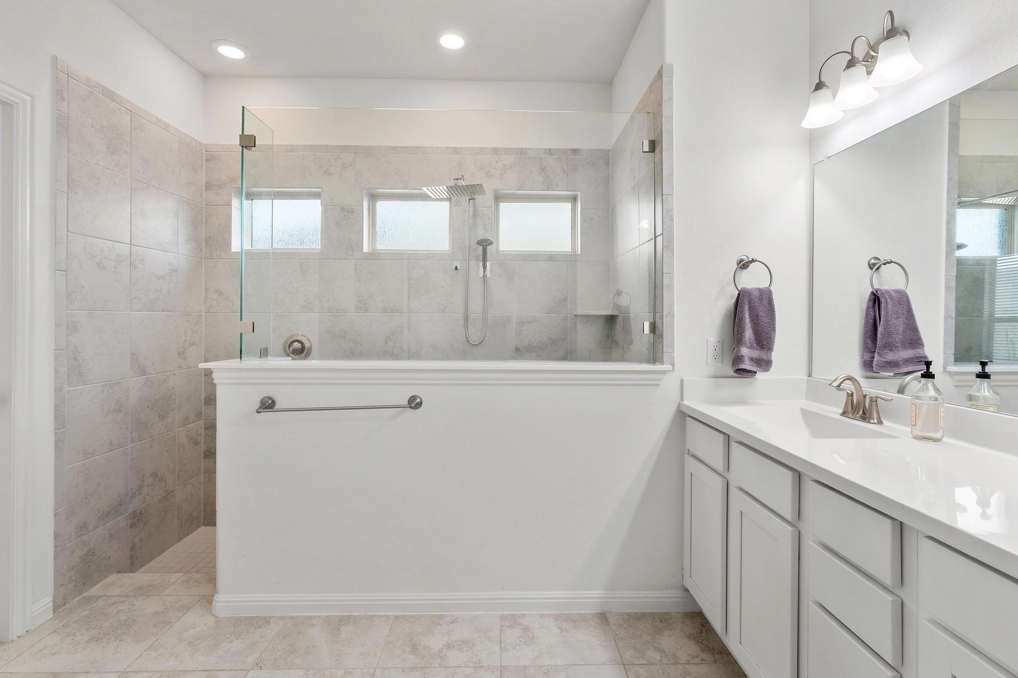 718 Hereford Loop Hutto TX 78634
