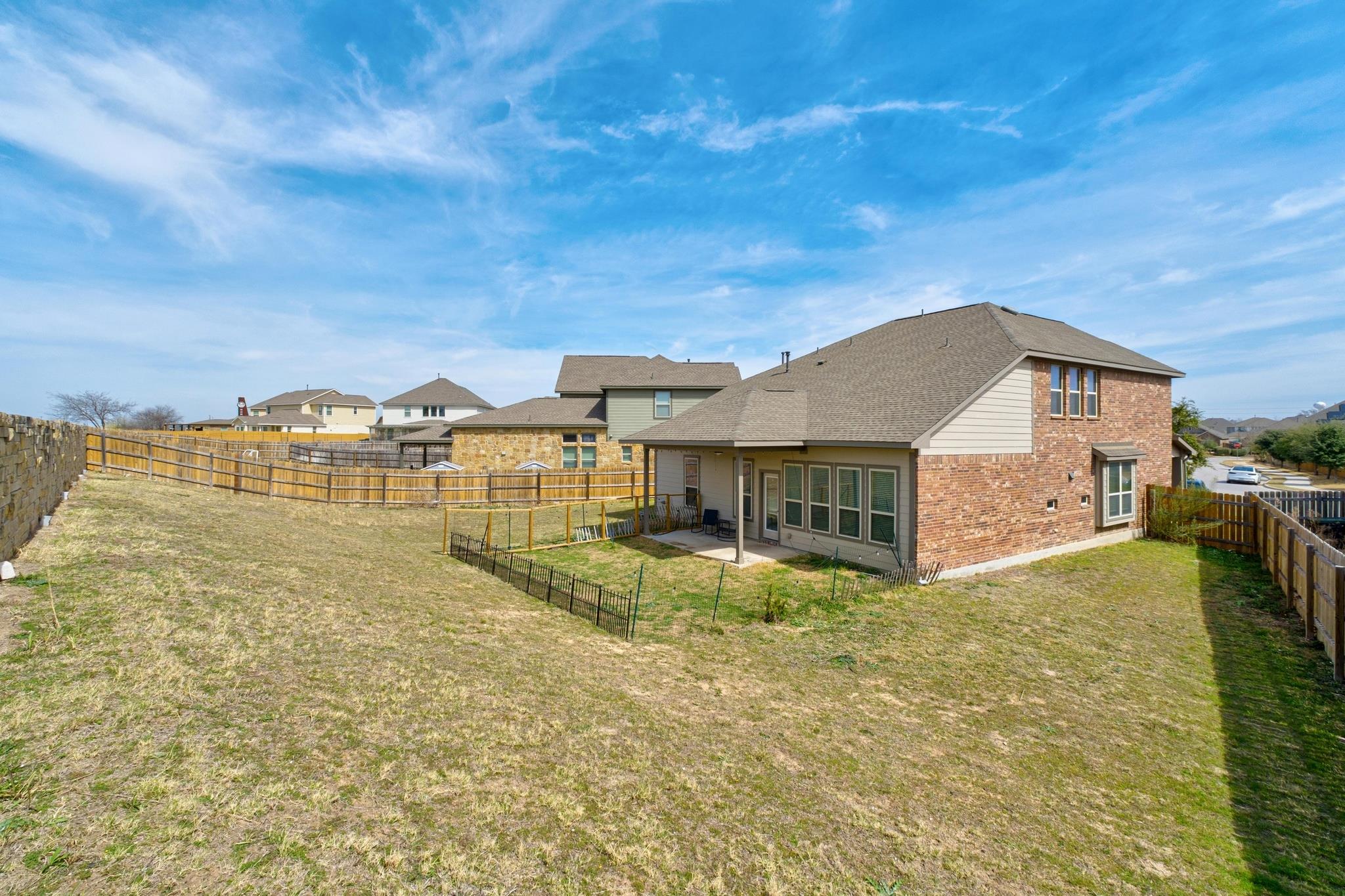 718 Hereford Loop Hutto TX 78634