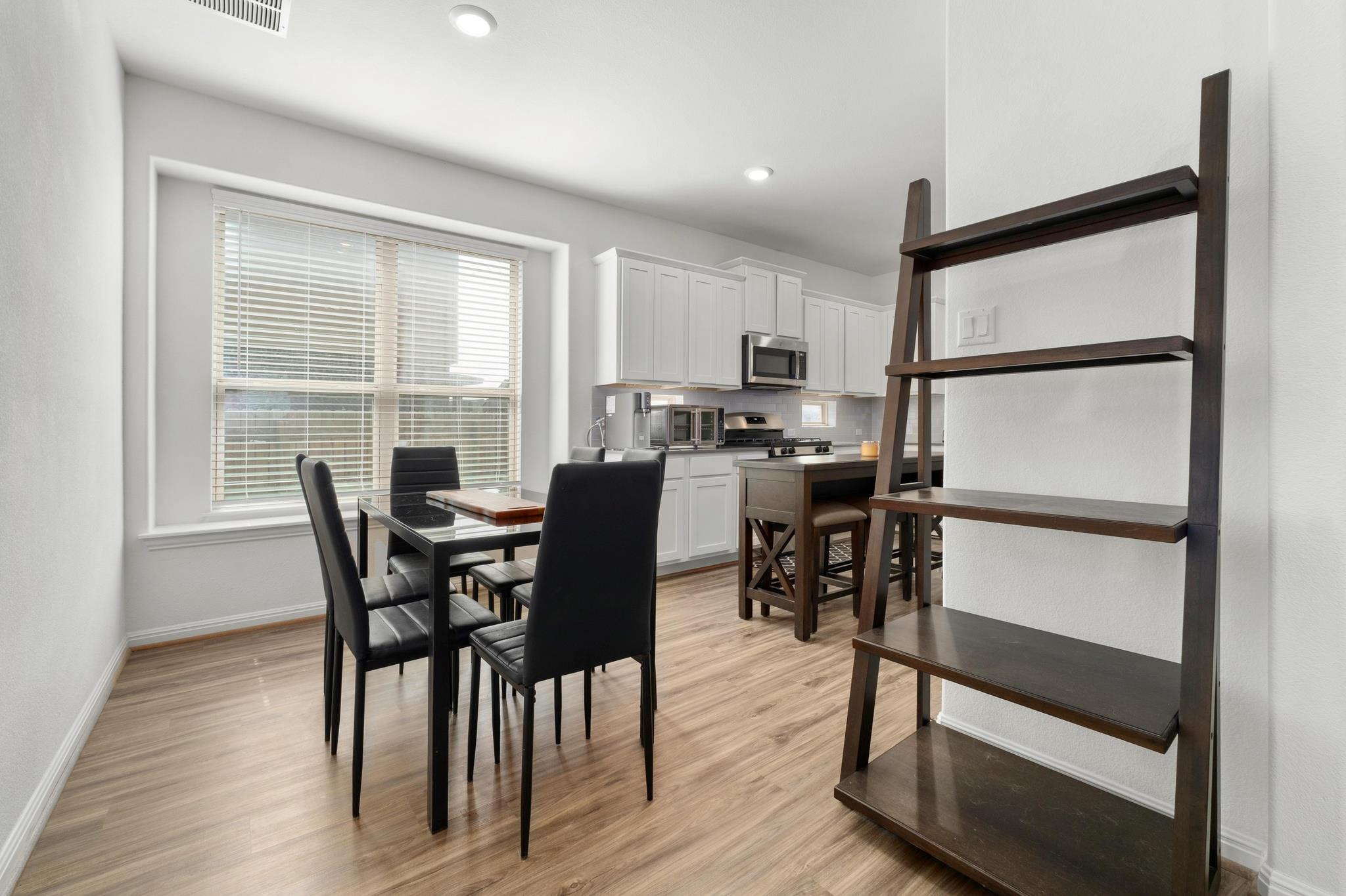 718 Hereford Loop Hutto TX 78634