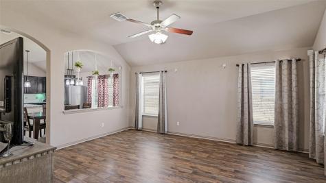 102 N Pasture Cove Hutto TX 78634
