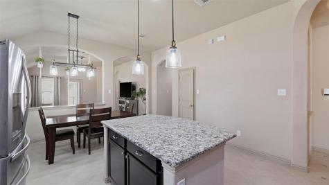 102 N Pasture Cove Hutto TX 78634