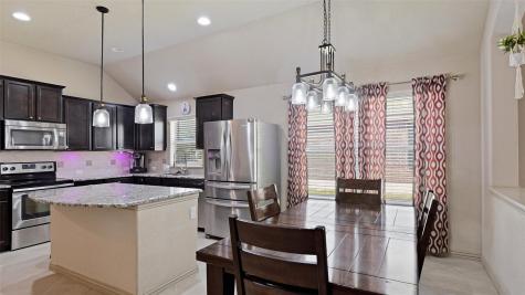 102 N Pasture Cove Hutto TX 78634
