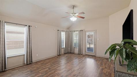 102 N Pasture Cove Hutto TX 78634