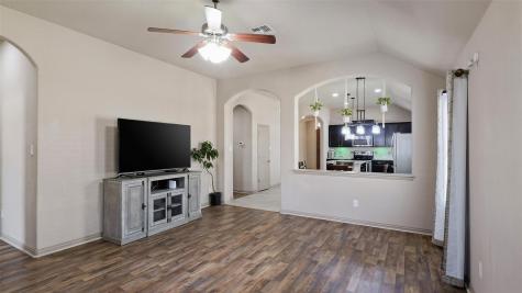 102 N Pasture Cove Hutto TX 78634