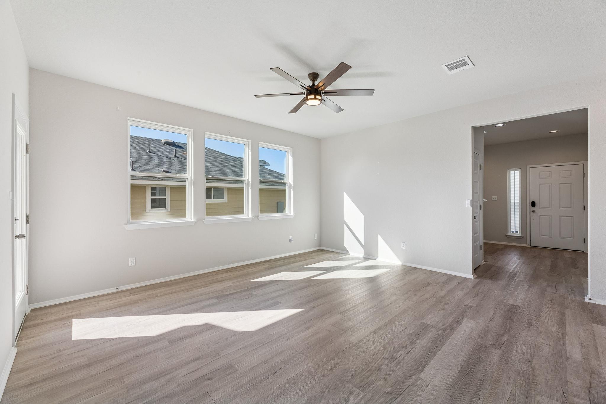 316 Insider Loop Elgin TX 78621
