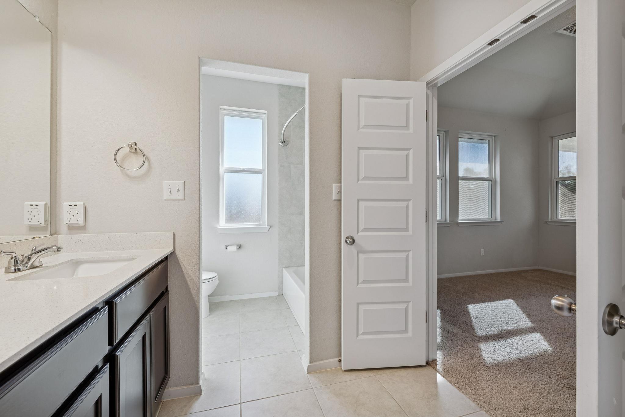316 Insider Loop Elgin TX 78621