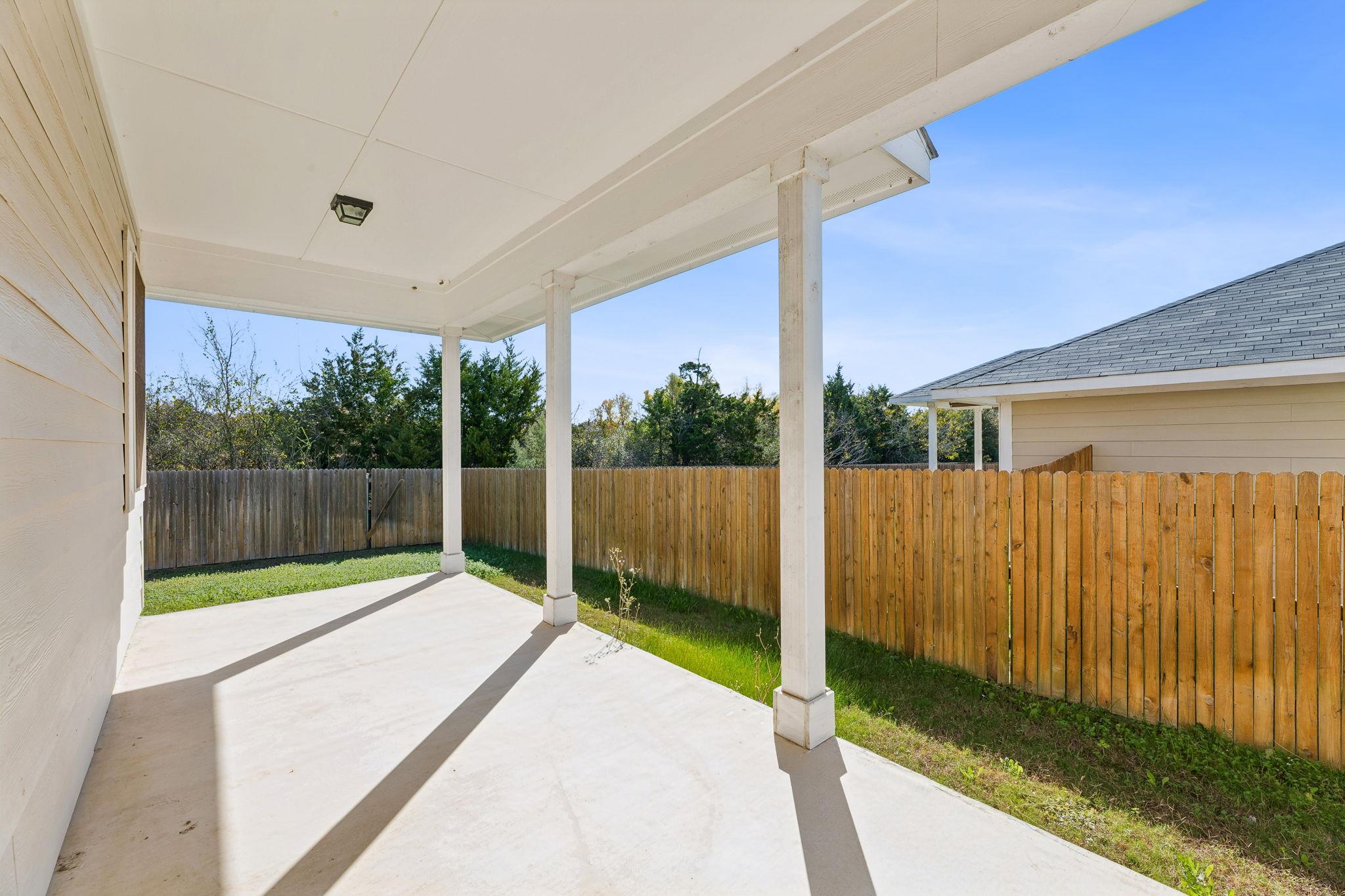 316 Insider Loop Elgin TX 78621