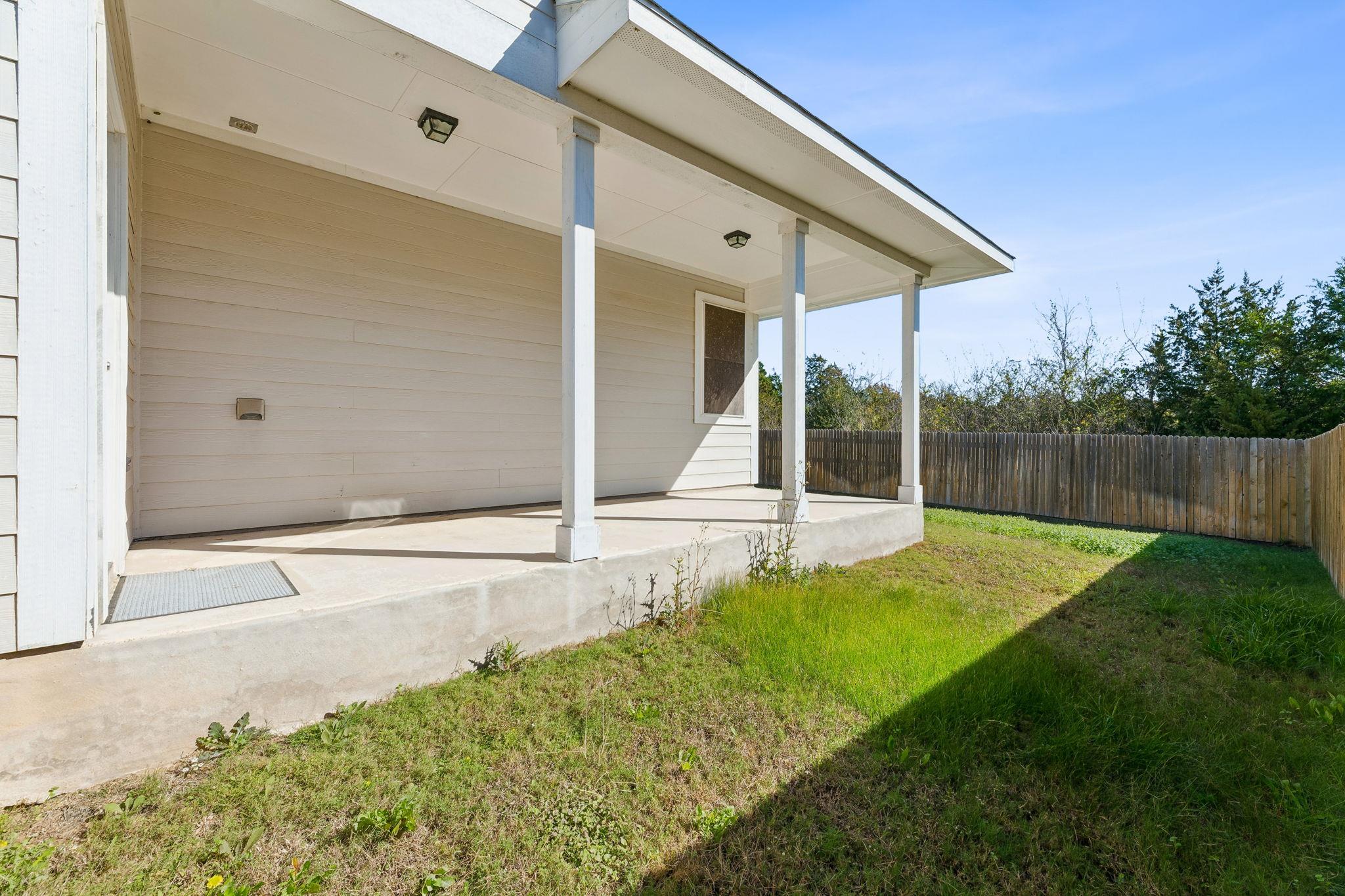 316 Insider Loop Elgin TX 78621