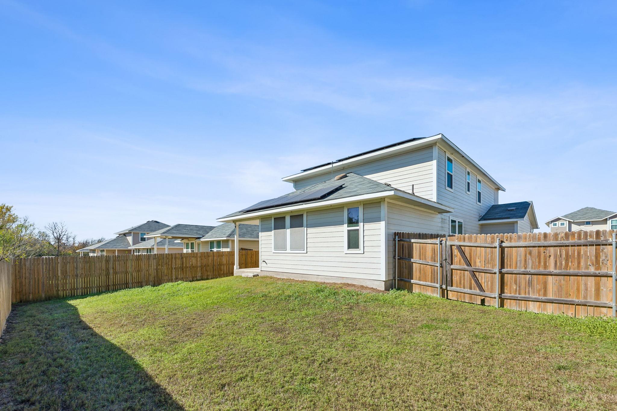 316 Insider Loop Elgin TX 78621