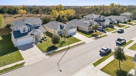 316 Insider Loop Elgin TX 78621