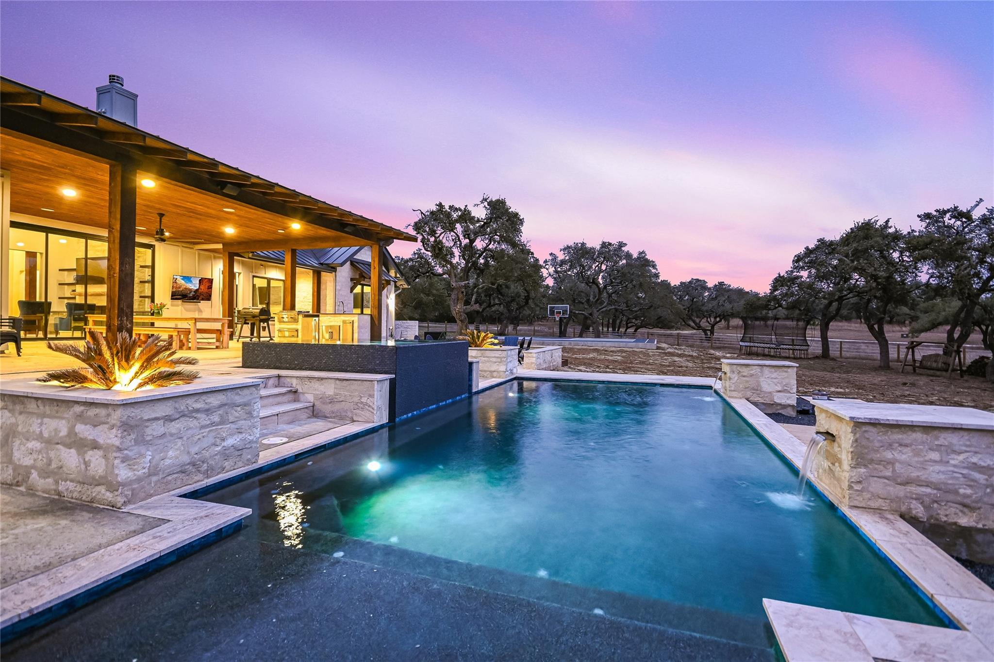 207 Gwendolyns Trail Wimberley TX 78676