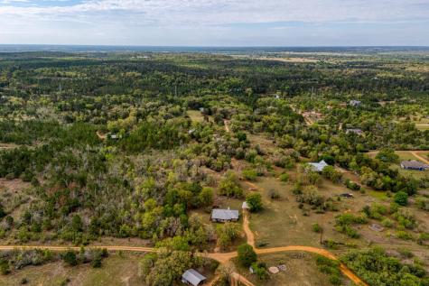 185 E Broken Tree Lane Smithville TX 78957