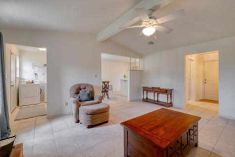 185 E Broken Tree Lane Smithville TX 78957