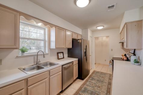 185 E Broken Tree Lane Smithville TX 78957