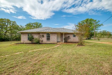 185 E Broken Tree Lane Smithville TX 78957