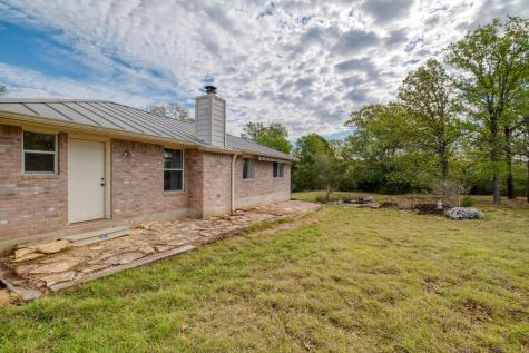 185 E Broken Tree Lane Smithville TX 78957