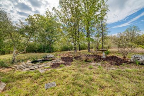 185 E Broken Tree Lane Smithville TX 78957