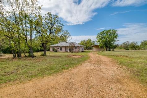 185 E Broken Tree Lane Smithville TX 78957
